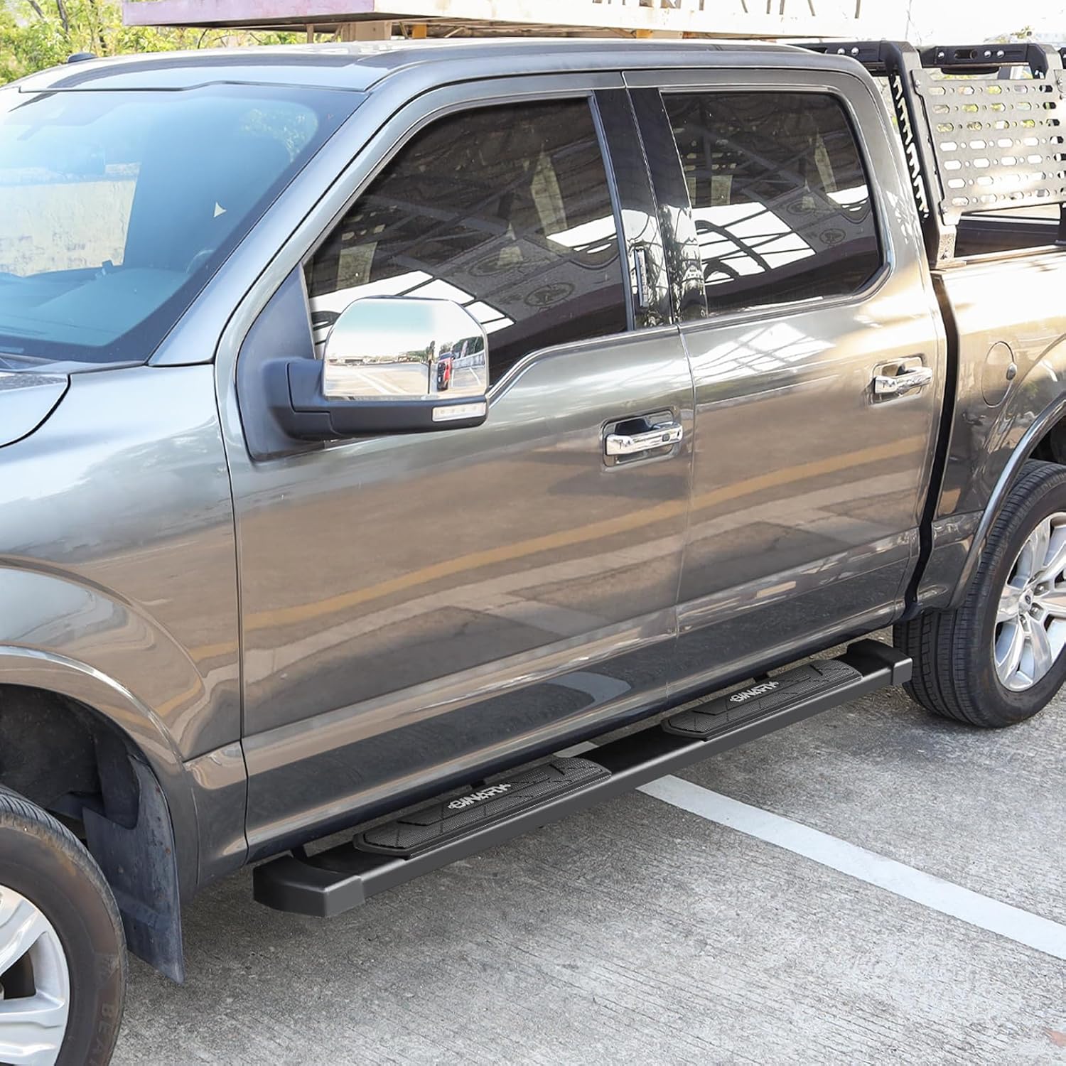 Our design is generally closer to the truck body, which will make the overall effect more beautiful, and can make the truck have better passability.